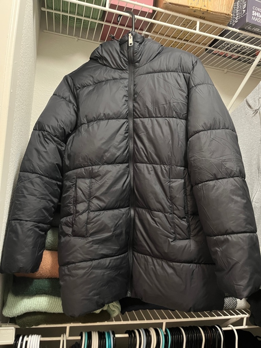 black jacket - Picture 2 of 6